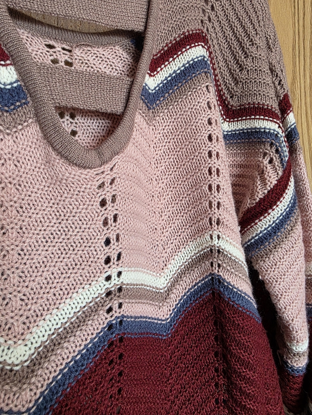 Striped Chevron Knit Scoop-Neck Sweater in Dusty Pink and Wine - Picture 4 of 4